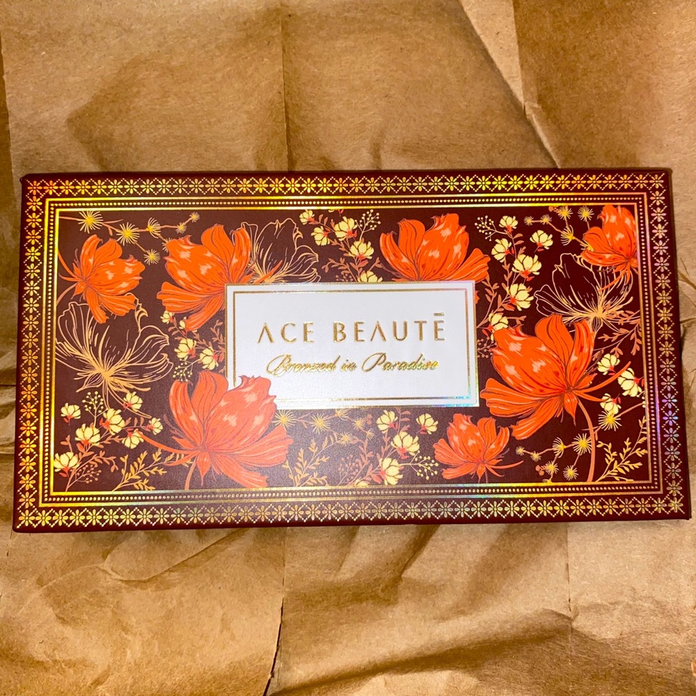 Ace beautē bronzed in paradise face pallet.